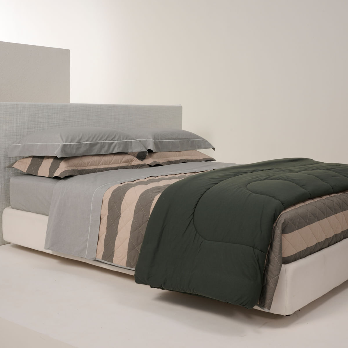 01 07 0085 Edredom de Malha Verde Musgo 002